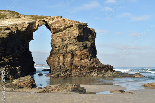 Magie de la nature, de l'océan et des vagues, plage des Cathédrales près de Ribadeo en Galice, Espagne