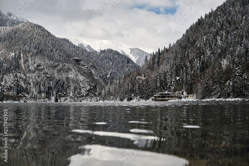 Fototapeta Naklejka Na Ścianę i Meble -  Snowy winter on Lake Ritsa, Abkhazia