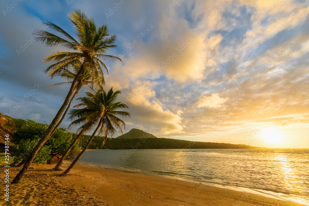 USA, Hawaii, Oahu, Hanauma Bay, dead volcano crater USA, Hawaii, Oahu, Hanauma Bay, dead volcano crater