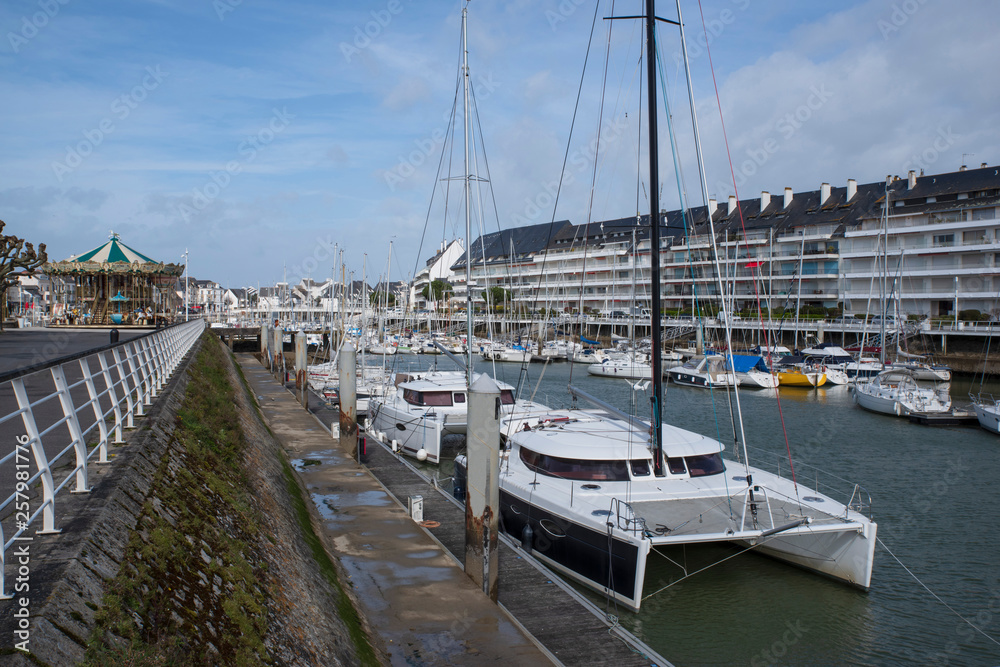Fototapeta premium Port du Pouliguen in the city centre