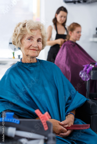 Senior woman waiting for haircutting