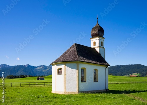 Leonhard Kapelle, chapel in Hundham bei Fischbachau, Leitzachtal, Upper Bavaria, Bavaria, Germany, Europe photo