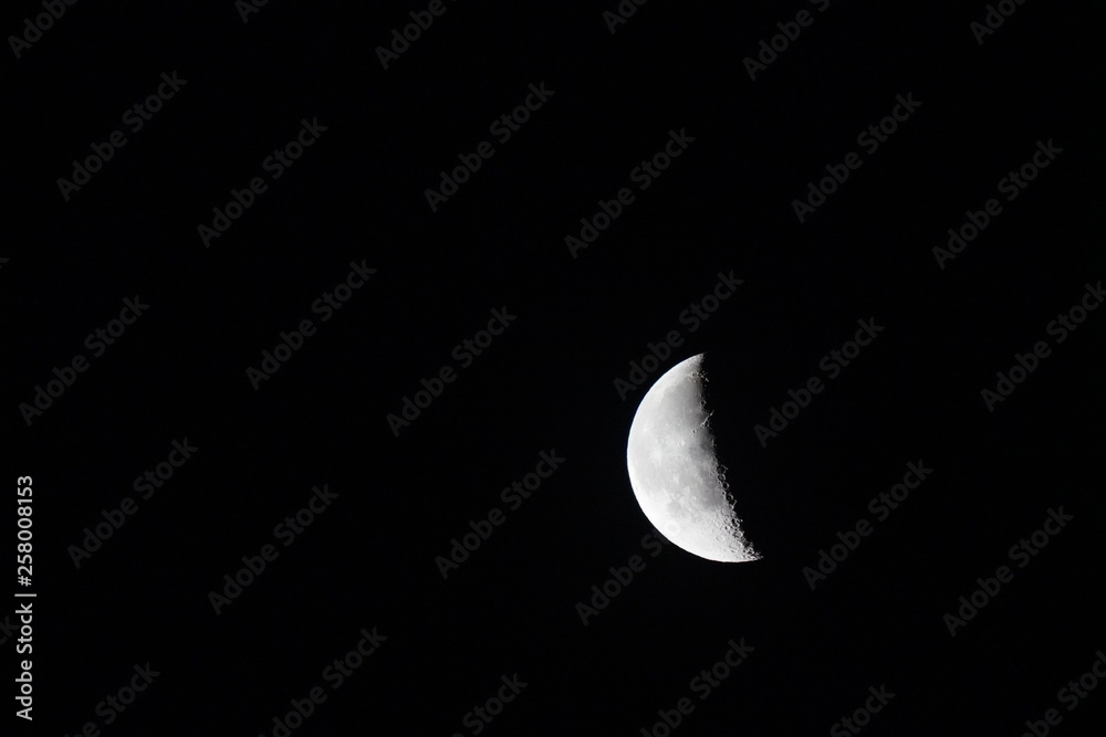 Zunehmender Mond, Mondphasen 12.02.2019 Zunehmender Mond, Mondphasen 12.02.2019