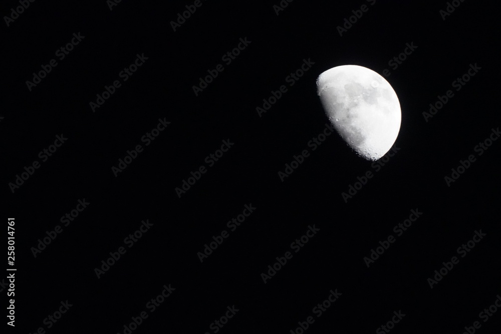 Zunehmender Mond, Mondphasen 12.02.2019 Zunehmender Mond, Mondphasen 12.02.2019