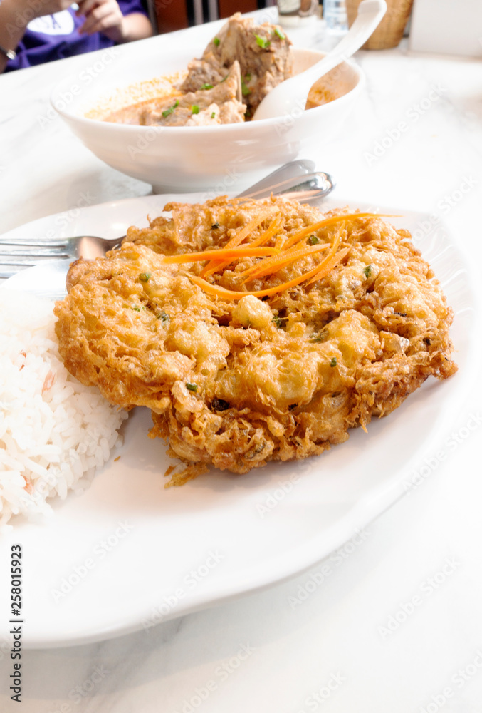 Rice with fried eggs and spicy pork ribs soup Rice with fried eggs and spicy pork ribs soup