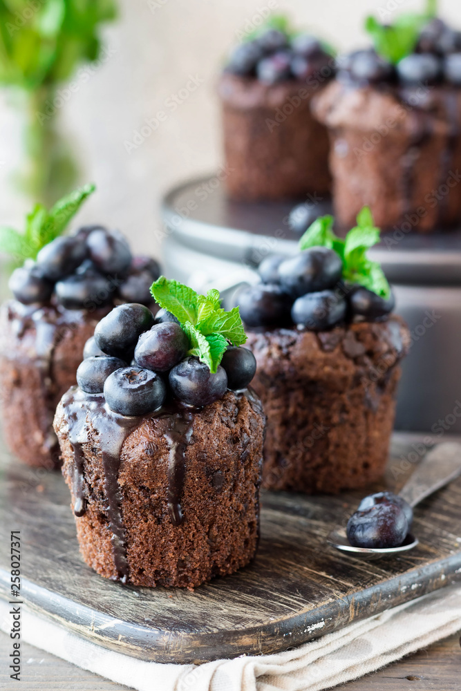 Chocolate Muffins with Chocolate and Blueberries Chocolate Muffins with Chocolate and Blueberries