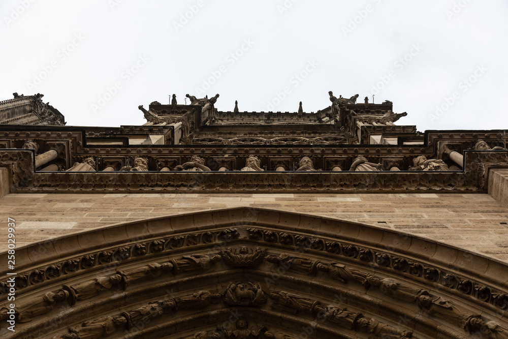 Obraz premium Notre-Dame de Paris exterior