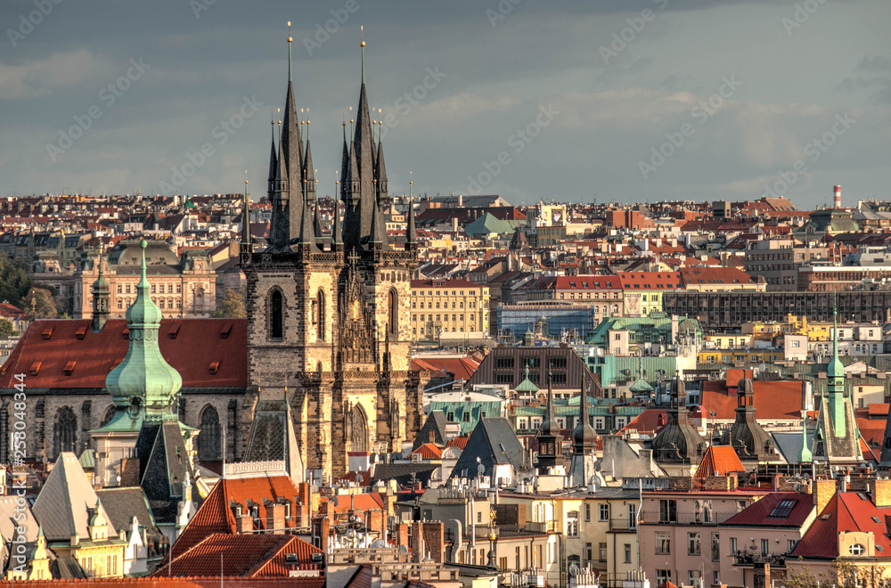 Obraz premium Old red roofs and chimneys of Prague. View from above