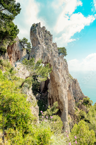Der Naturbogen Arco Naturale in Capri, Italien photo