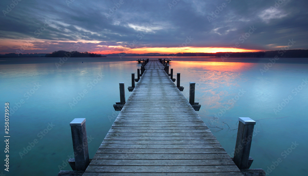 Fototapeta premium Auszeit am alten Steg