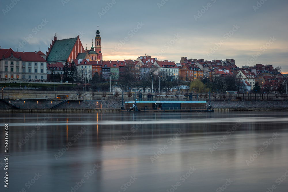 Fototapeta premium Old town over the Vistula river in Warsaw, Poland