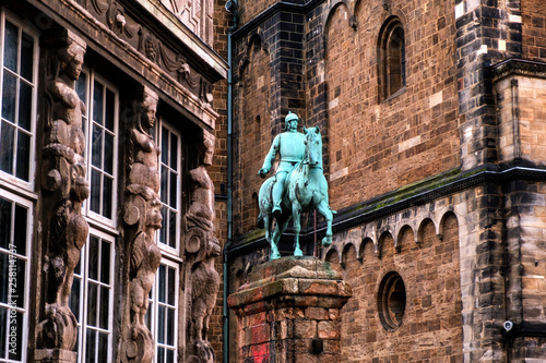 фотографія Monument of the Reichskanzler Otto von Bismarck on horseback near the Cathedral of St