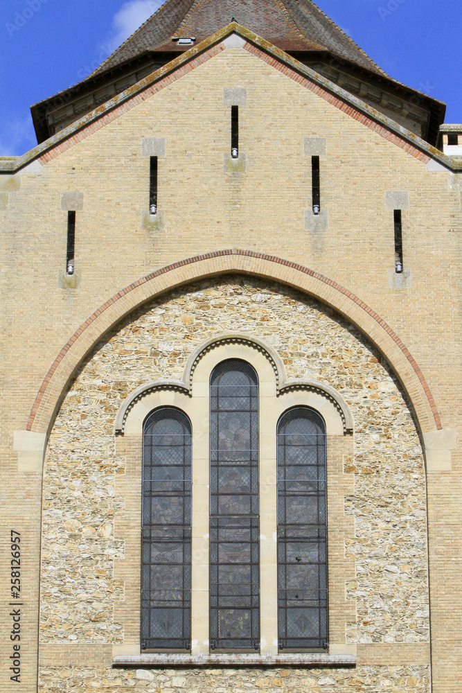 Eglise Saint-Denis-Sainte-Foy. Coulommiers. / Church Saint-Denis-Sainte-Foy. Coulommiers.