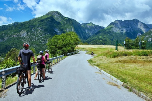 Italy-views on the cyclists and mountains © bikemp