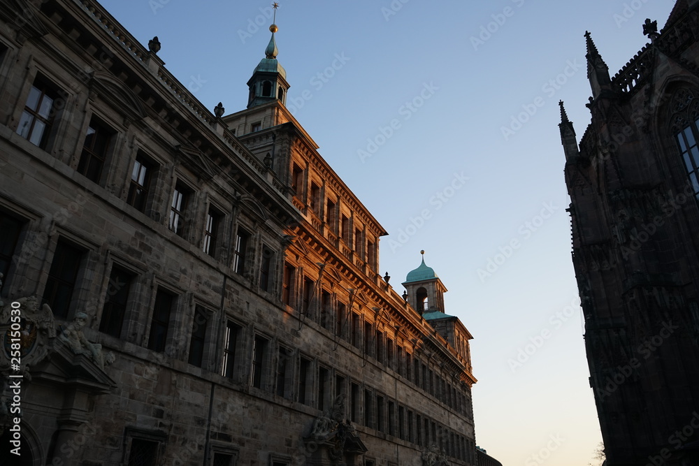 Altes Rathaus in Nürnberg im Sonnenuntergang