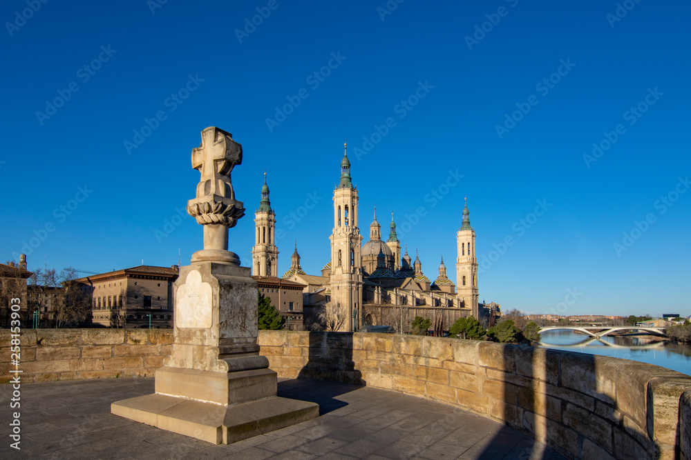Naklejka premium Basilica of Our Lady of the Pilar in Zaragoza, Spain