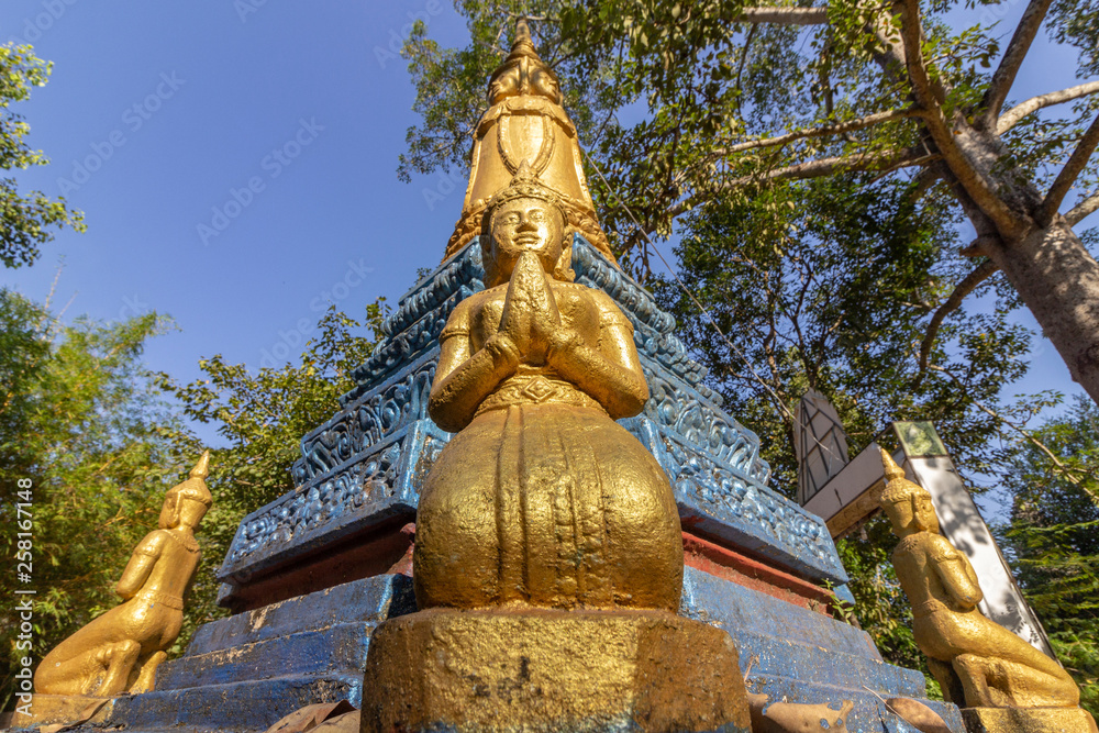 Fototapeta premium Angkor Wat ancient temple complex one of the largest religious monuments in the world and UNESCO World Heritage Site, it's a famous tourist attraction in Siem Reap, Cambodia.