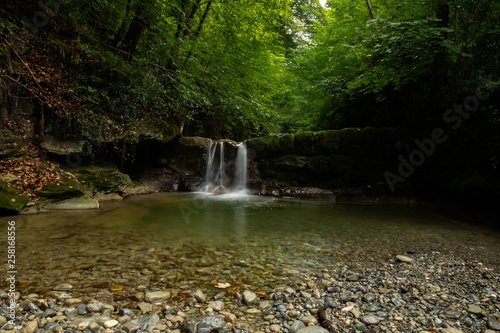 Kleiner Bach in der Schweiz