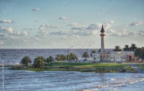 rambla montevideo mar tarde atardecer