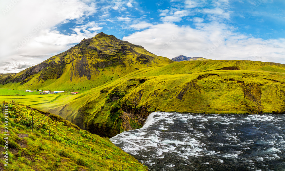 Obraz premium A view of Skogafoss. one of most beautiful waterfalls in Iceland