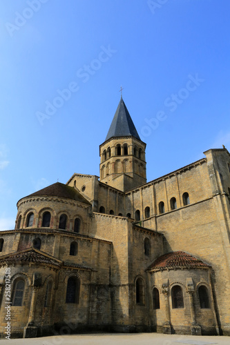 Le chevet et la chapelle. Basilique du Sacré-Coeur. Paray-le-Monial. / The apse and chapels. Sacred Heart Basilica. Paray-le-Monial. 
