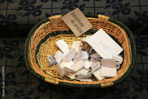 Intentions de prières. / Prayer intentions.