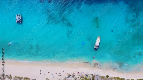 Paradise called: Klein Curaçao - Film by drone
