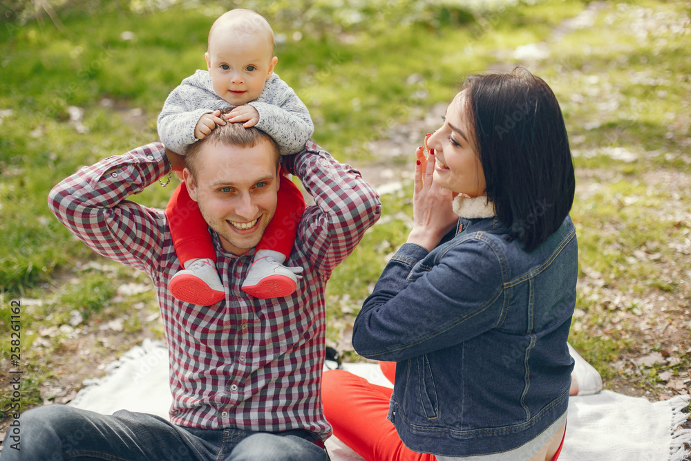 Fototapeta premium Family in a spring park