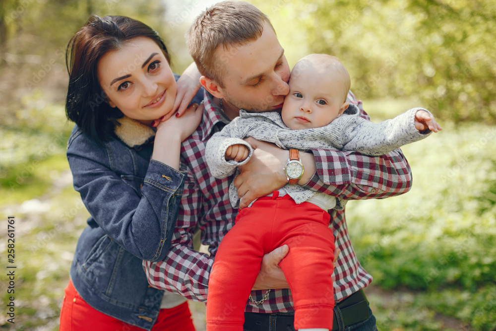 Fototapeta premium Family in a spring park