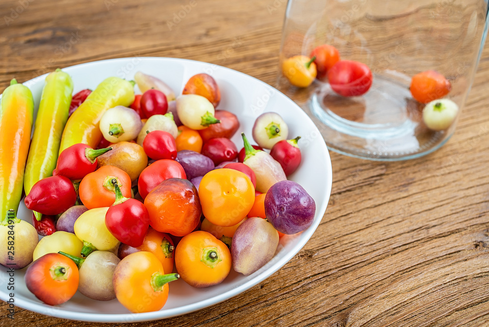 Making five-color small pepper pickled pepper Making five-color small pepper pickled pepper