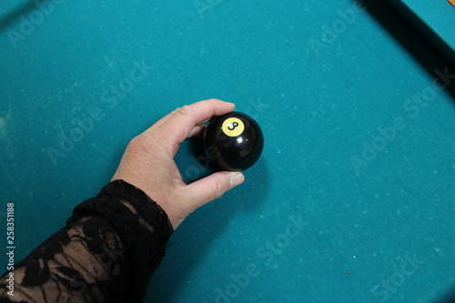 bille noire 8 au billard