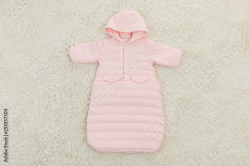 Baby integrated sleeping bag, warm and comfortable, prevent children sleep and kick the quilt