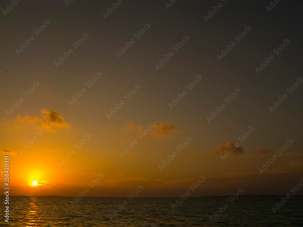 Obraz premium Sea at sunset