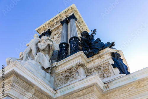 Monumento a Alfonso XII photo