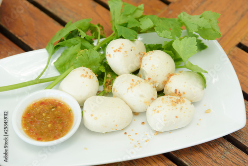 fish ball with spicy seafood sauce