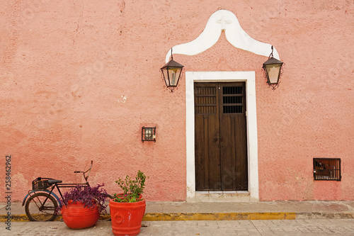 Tableau sur toile Casona colonial en Valladolid, México