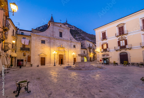 Fotografie Pacentro (Italy) - A little medieval town with old towers beside Sulmona city, province of L'Aquila, Abruzzo region