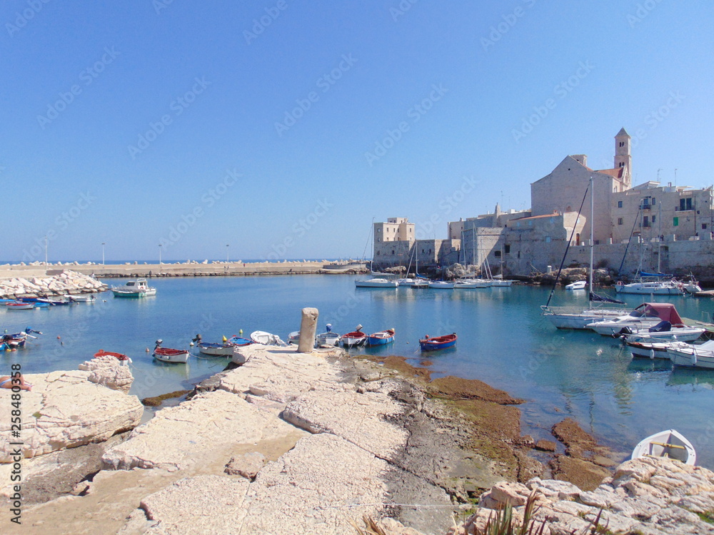 porto di roccia e architettura