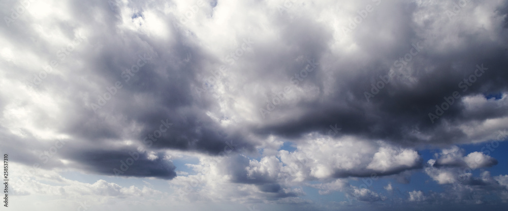 Obraz premium blue sky with clouds