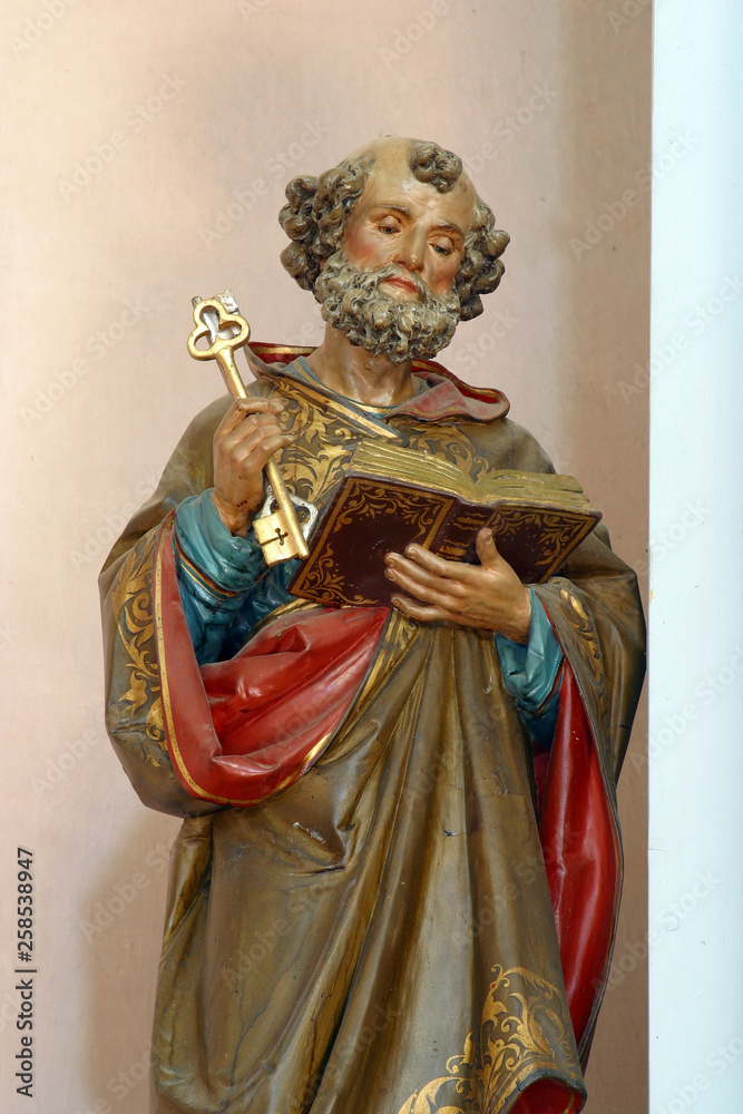 Fototapeta premium Saint Peter the Apostle, statue on the main altar in the church of Holy Trinity in the Barilovicki Cerovac, Croatia
