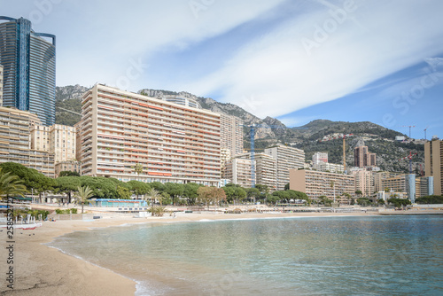 Playa de Montecarlo con lujosos apartamentos, Monaco