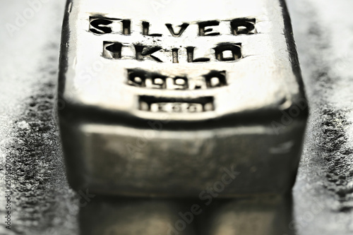 1 kilo 999 fine silver bar photo