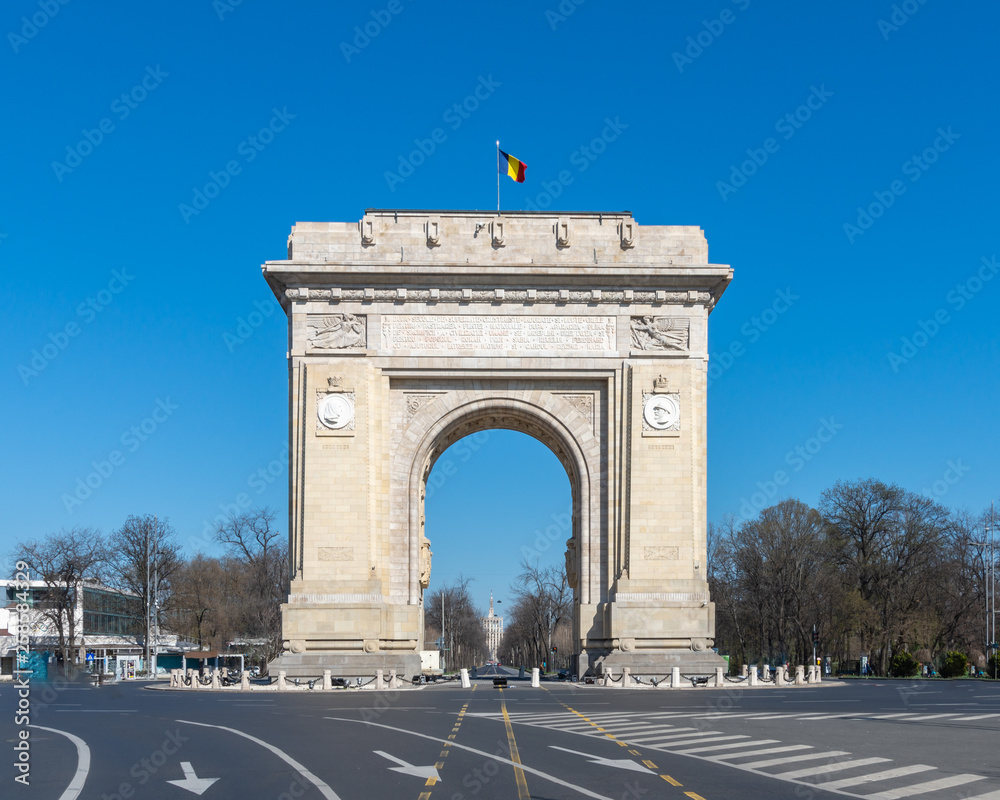 Nachbau des Pariser Triumphbogens in der rumänischen Hauptstadt Bukarest, Rumänien