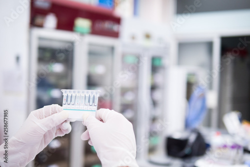 Hand hold gel test for blood cross matching 