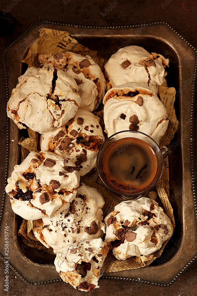 Chocolate meringue cookies