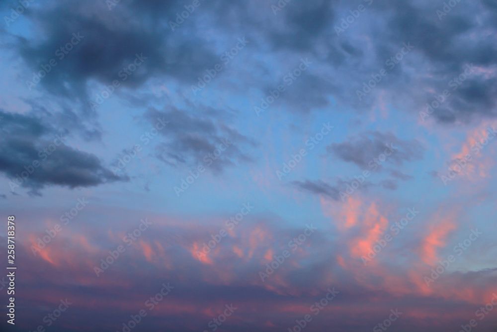 Obraz premium sunset with multicolored clouds