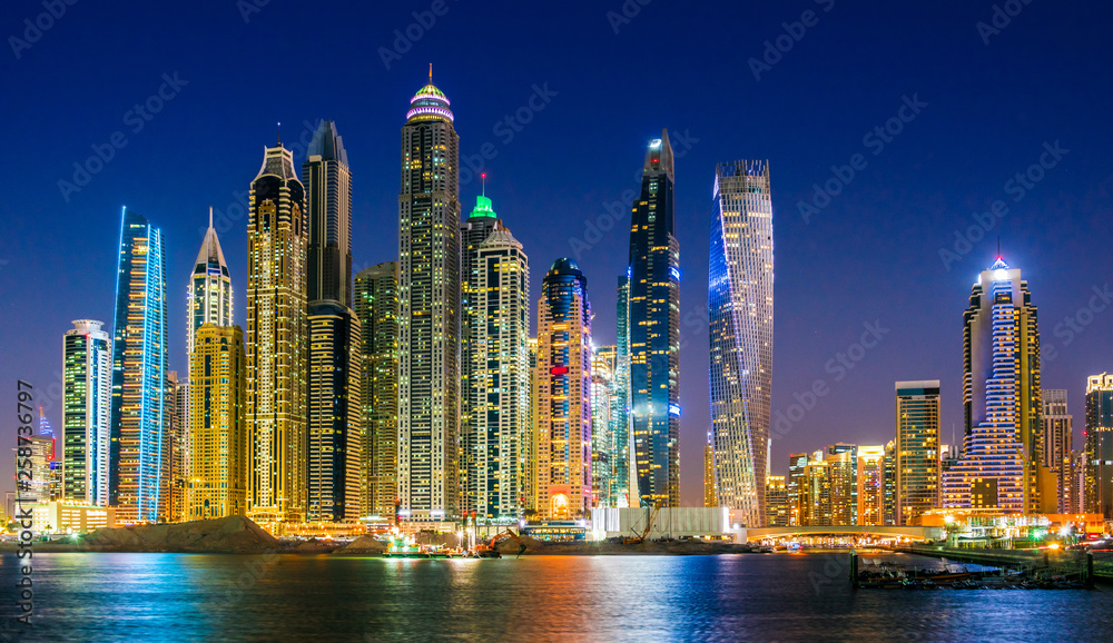 Modern residential architecture of Dubai Marina, UAE - obrazy, fototapety, plakaty 