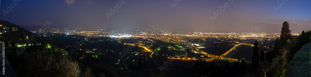 Panorama nocture sur Florence