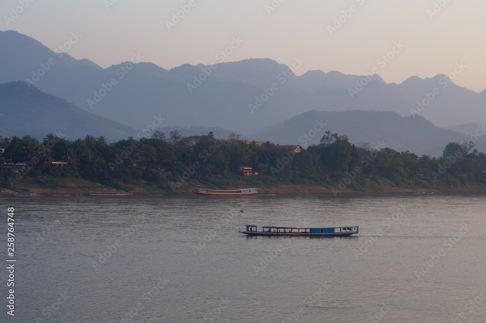 Obraz premium boat on lake