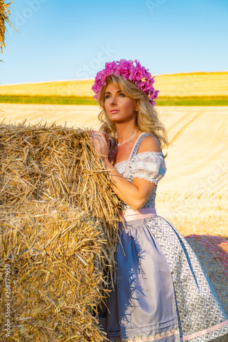 dirndl